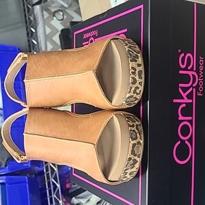 NWT cognac leopard carley wedge